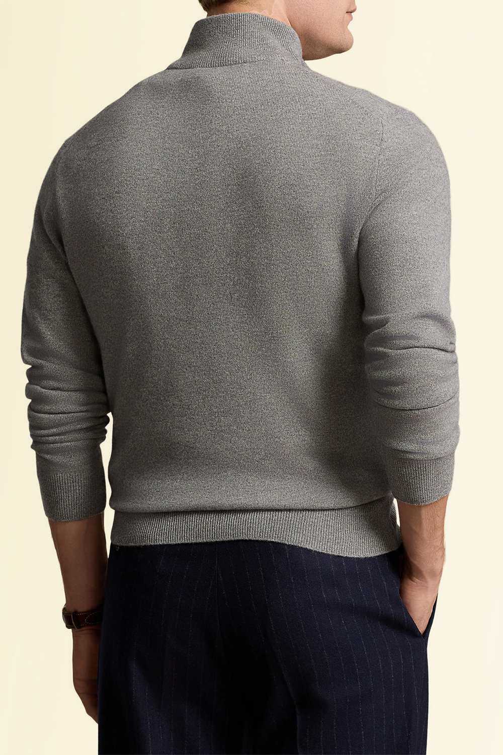 תמונת דוגמן אחורית של סריג עם חצי רוכסן