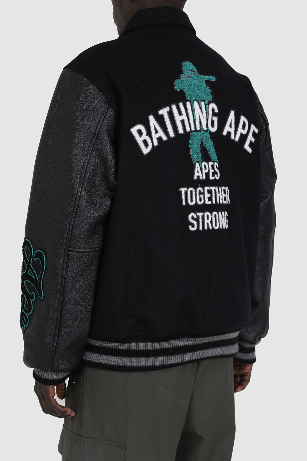 תמונת תקריב דוגמן של ז'קט בייסבול