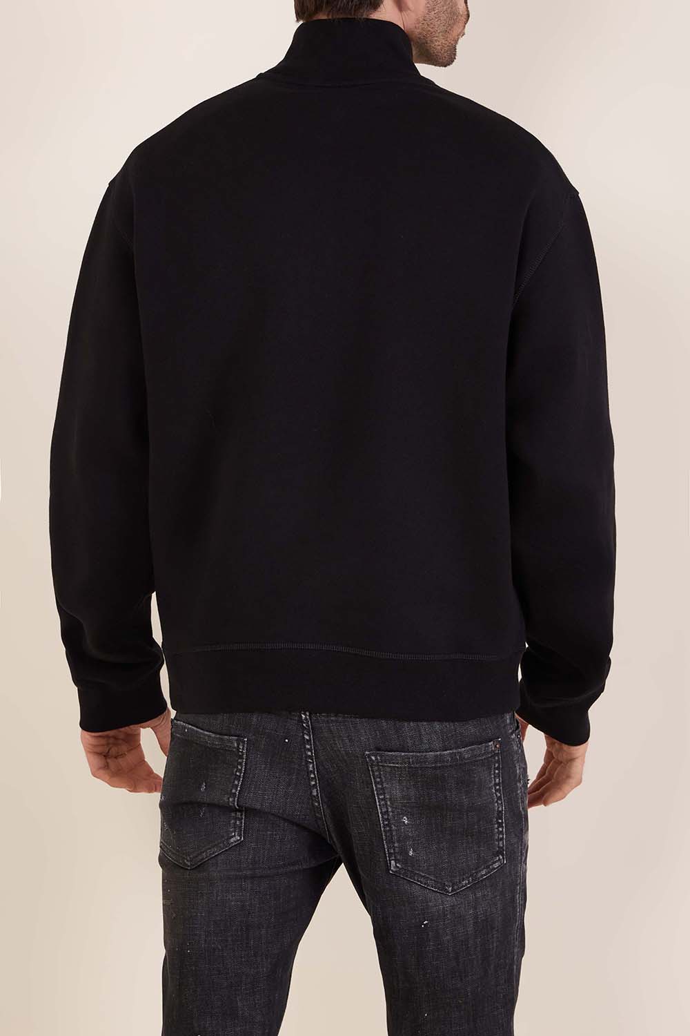 תמונת דוגמן אחורית של סווטשירט