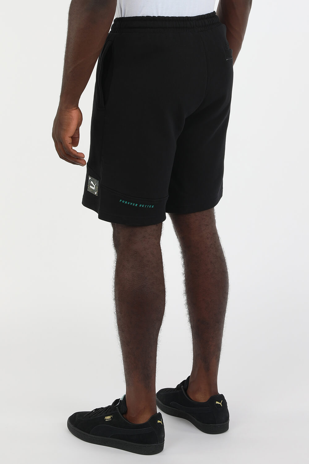 תמונת דוגמן אחורית של RE.GEN Shorts in Black