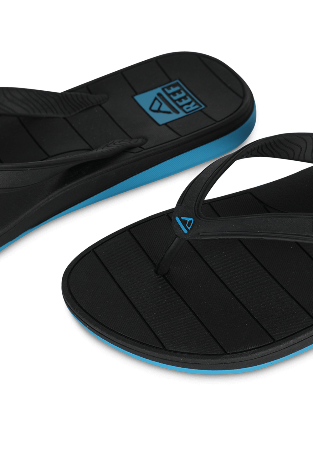 תמונת תקריב של Reef Switchfoot LX in Black and Blue