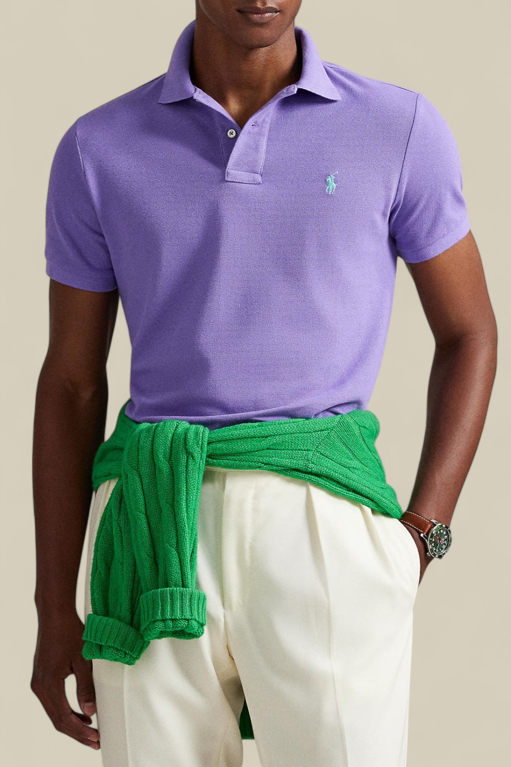 תמונת דוגמן קידמית של חולצת פולו