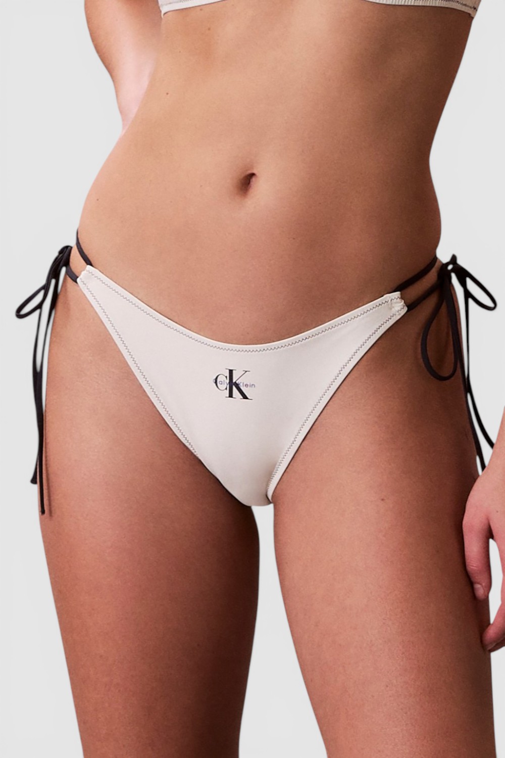 תמונת דוגמן קידמית של תחתוני ביקיני