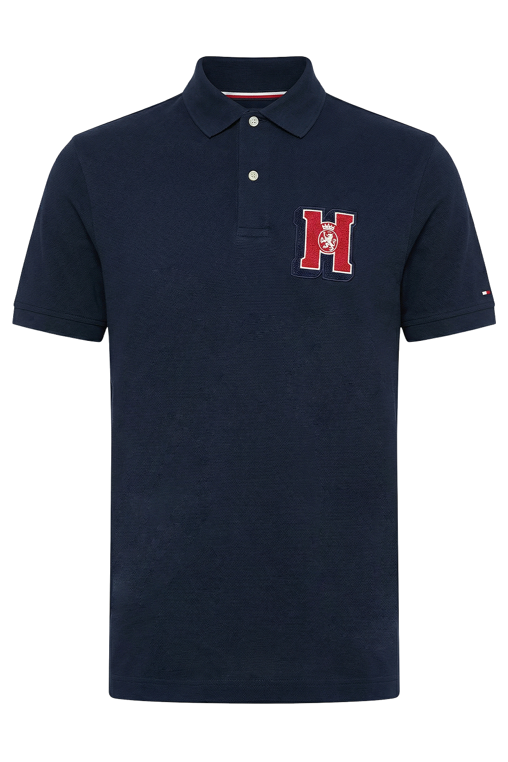 תמונה קידמית של חולצת פולו