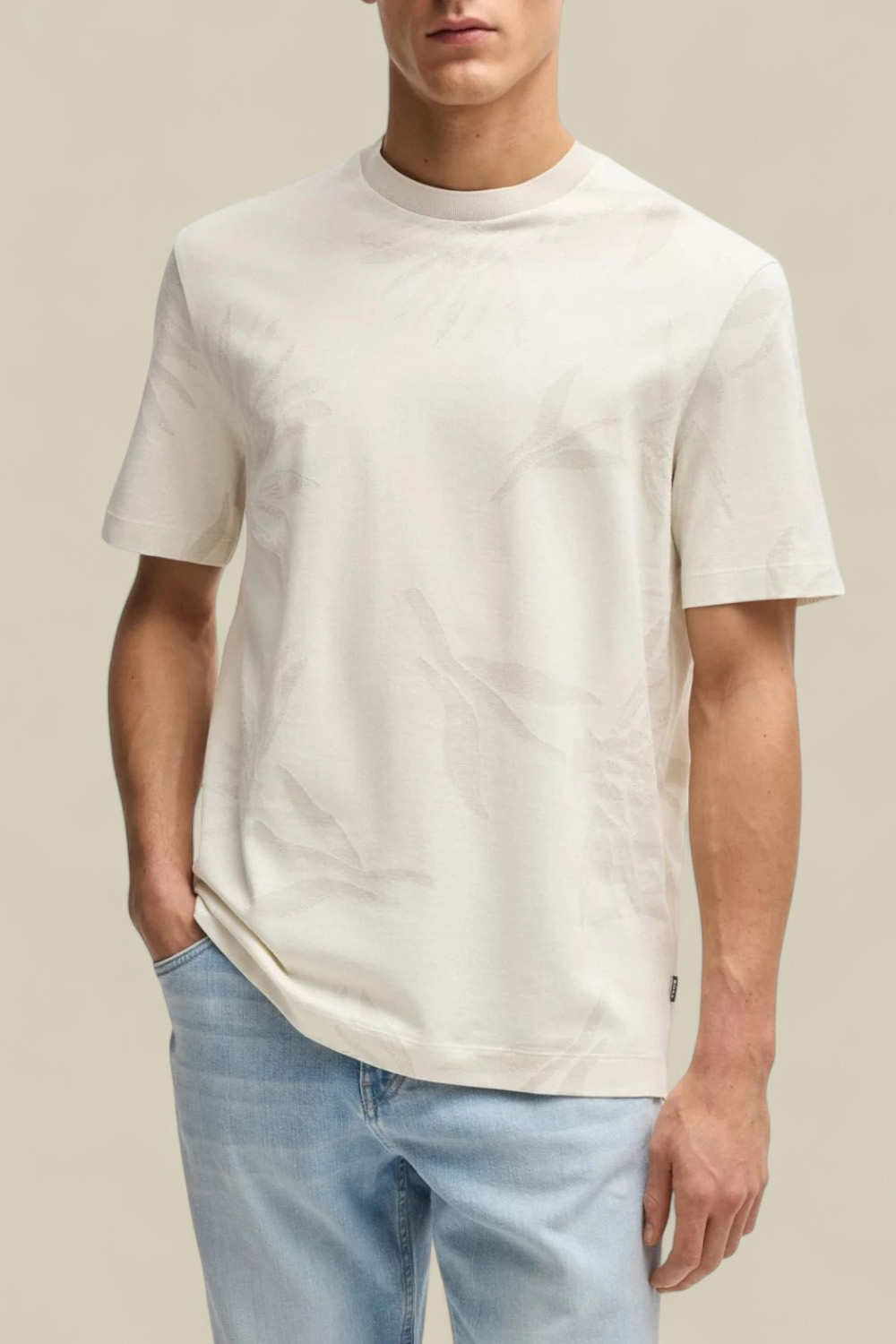 תמונת דוגמן קידמית של חולצת טי