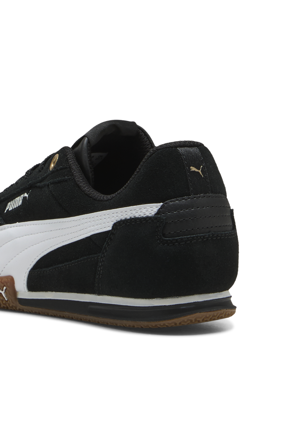 תמונת פנים של נעלי סניקרס