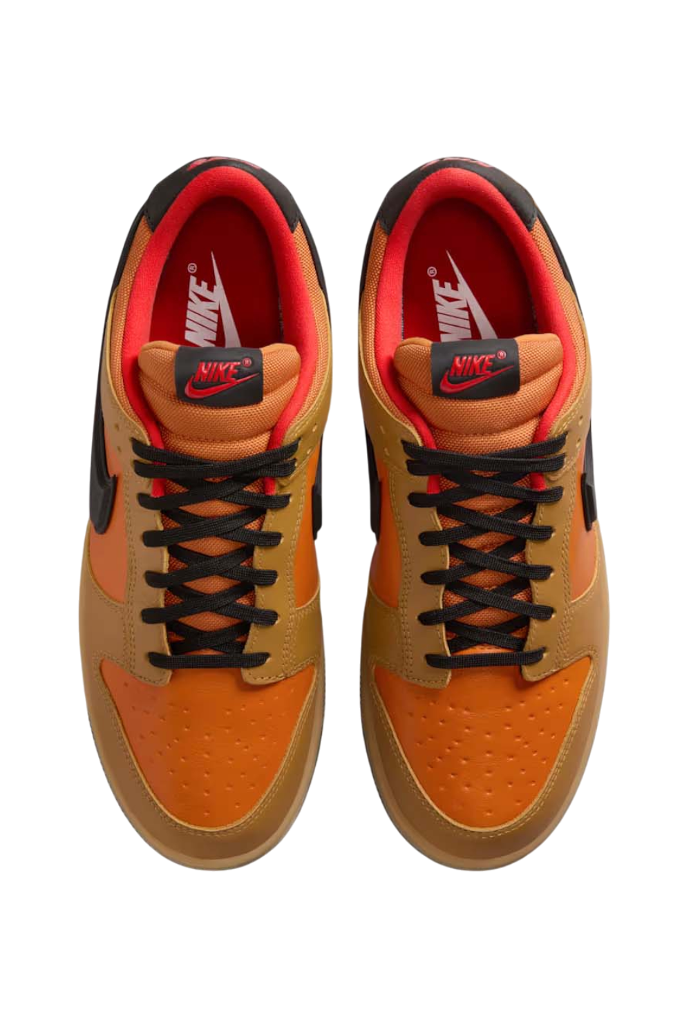 תמונת תקריב של נעלי סניקרס דאנק גורטקס