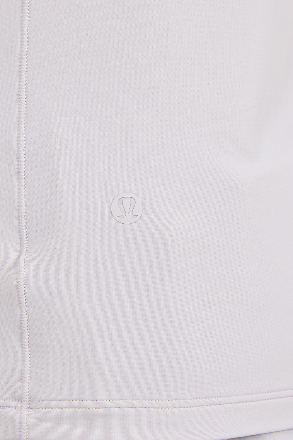 תמונת תקריב דוגמן של Brushed Yoga Crewneck T-Shirt