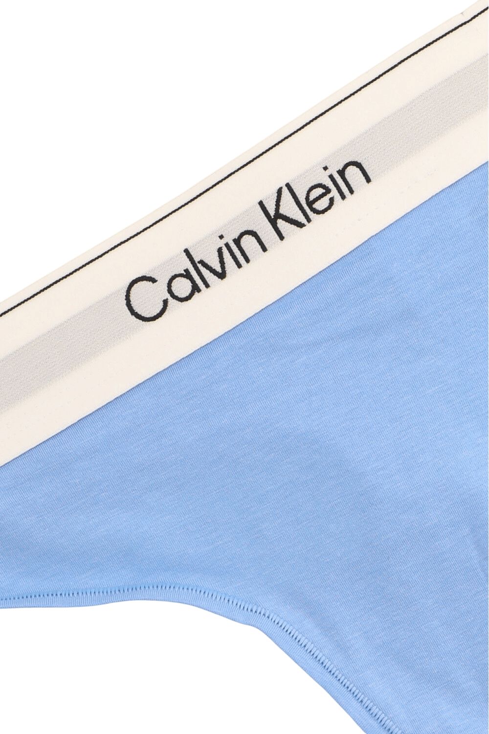 תמונת תקריב של תחתוני חוטיני