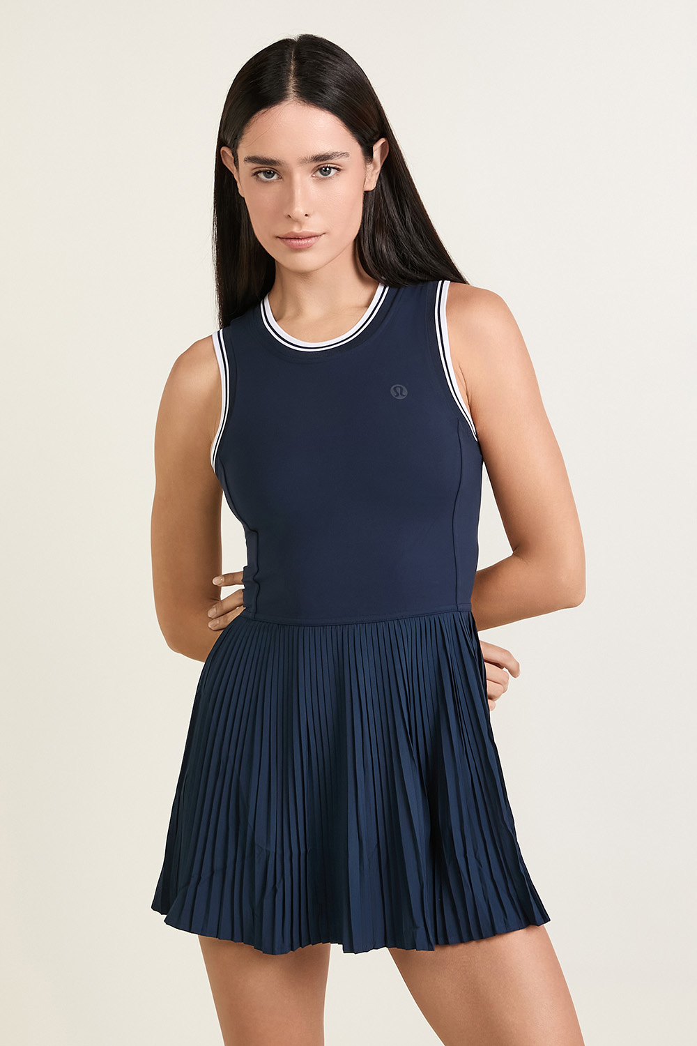 תמונת דוגמן קידמית של Varsity Scoop-Neck Tennis Dress