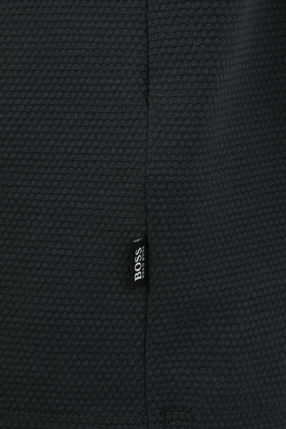 תמונה אחורית של Tibrut Round Neck Tee in Black