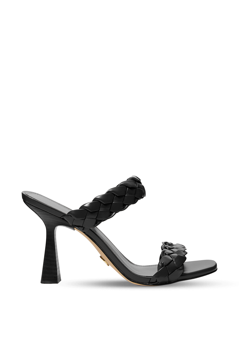 תמונה קידמית של סנדלי עקב קלארה