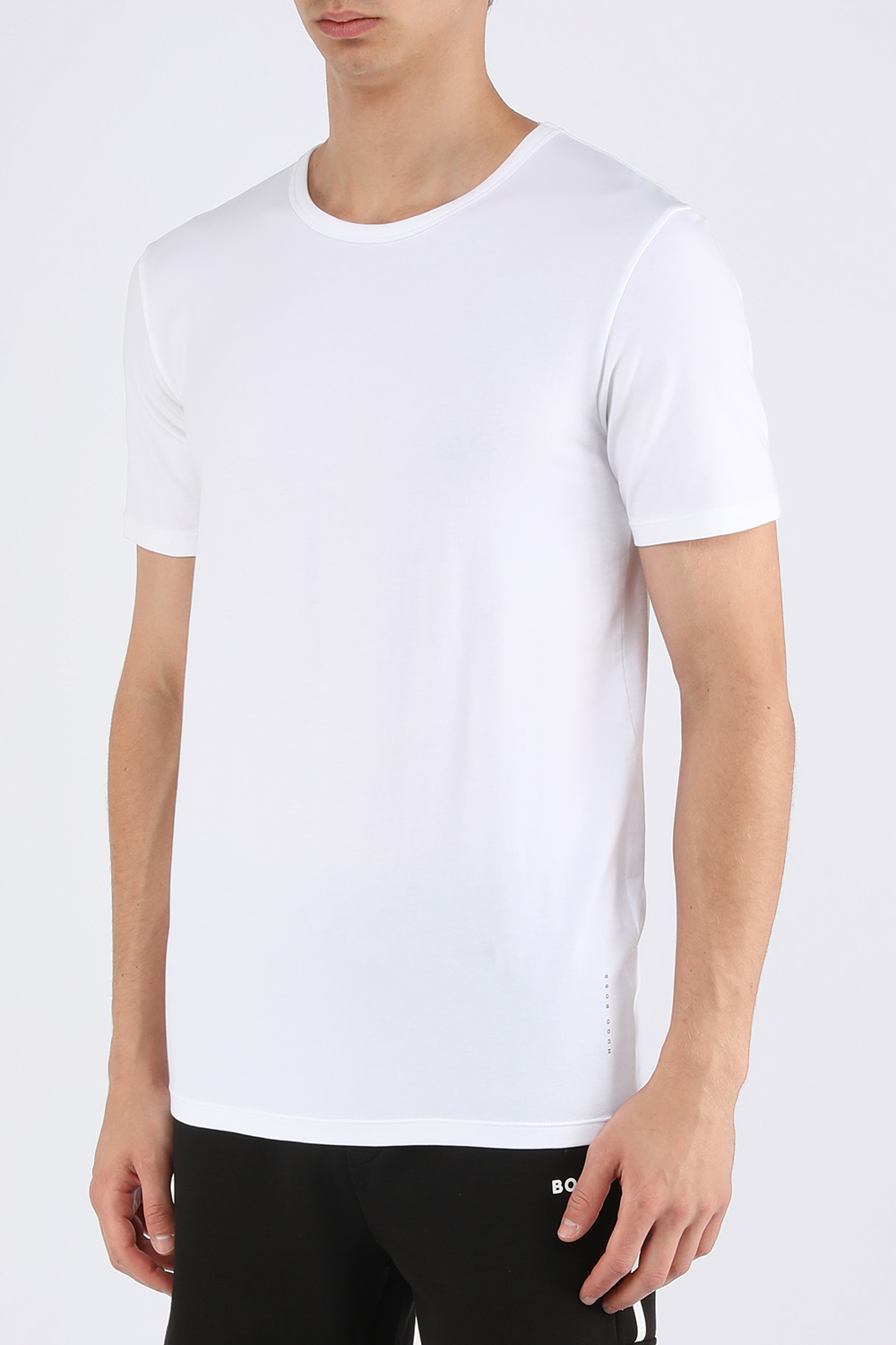 תמונת דוגמן קידמית של מארז שתי חולצות טי בגזרת סלים