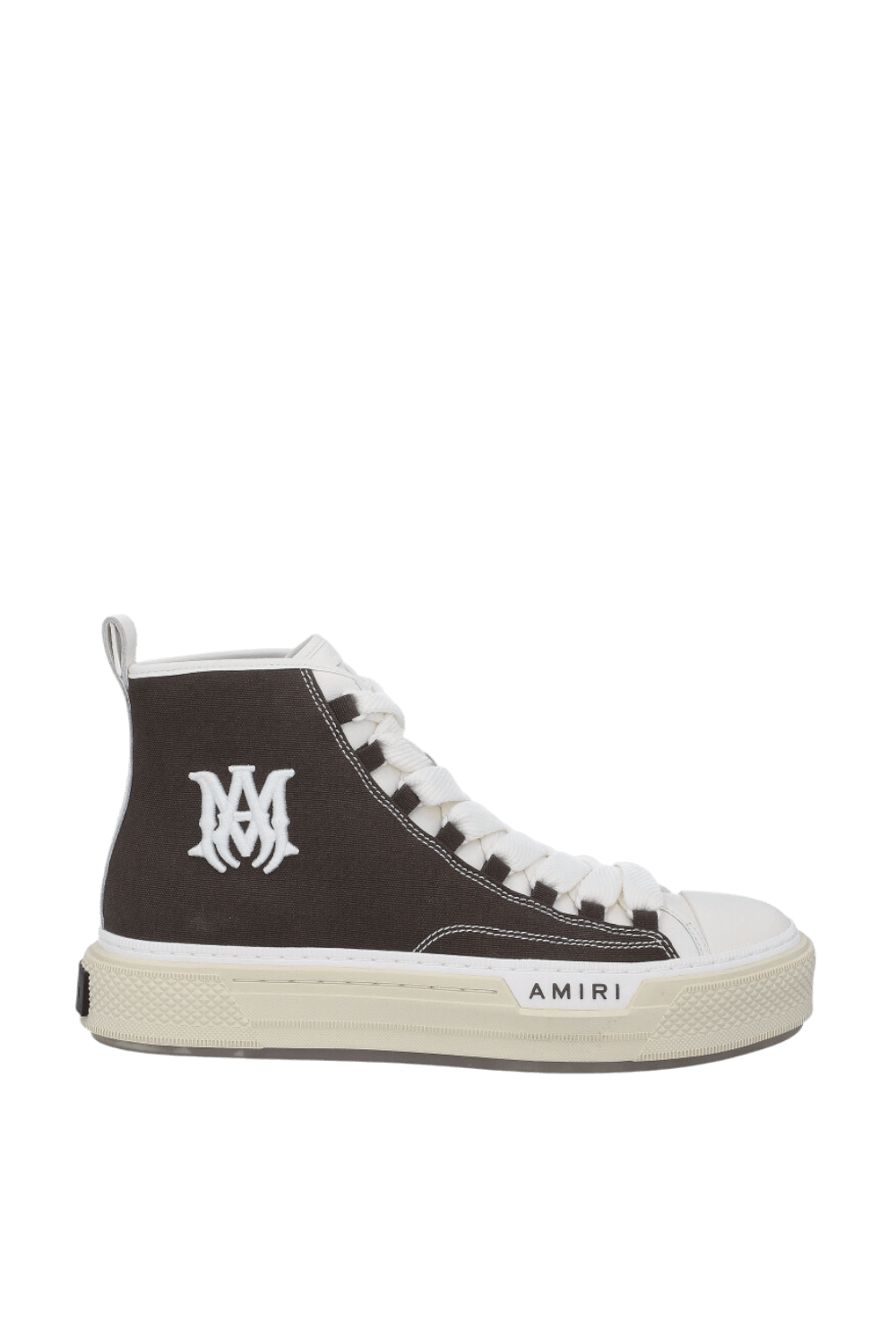 תמונה קידמית של נעלי סניקרס