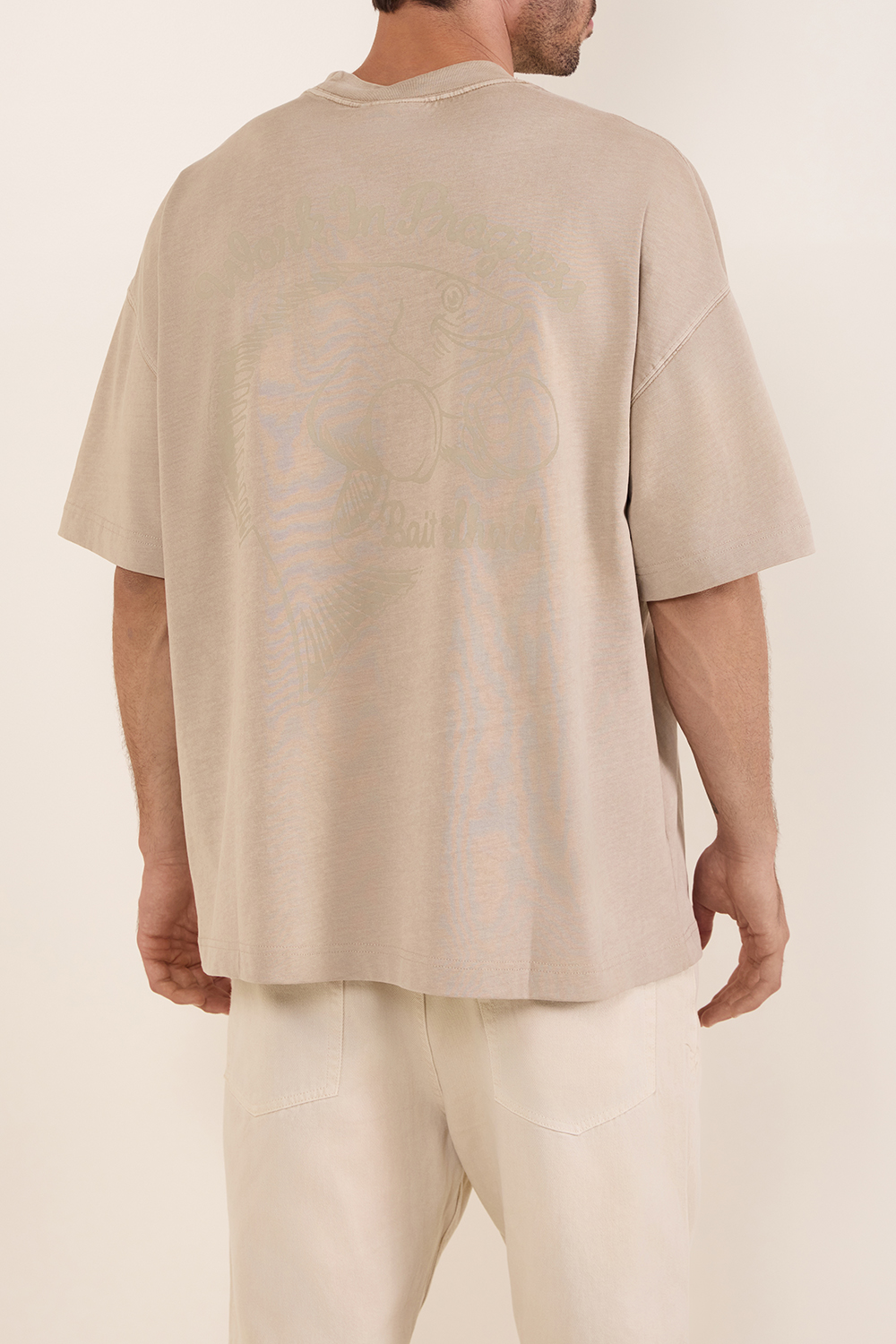 תמונת תקריב דוגמן של חולצת טי