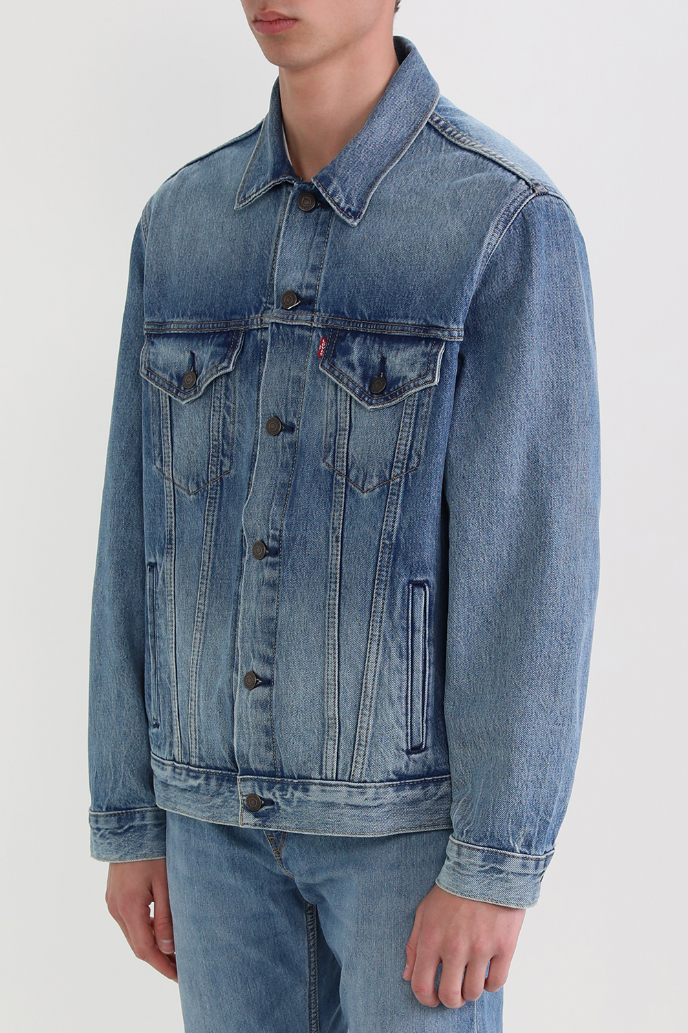 תמונת דוגמן קידמית של ז'קט ג'ינס וינטג'