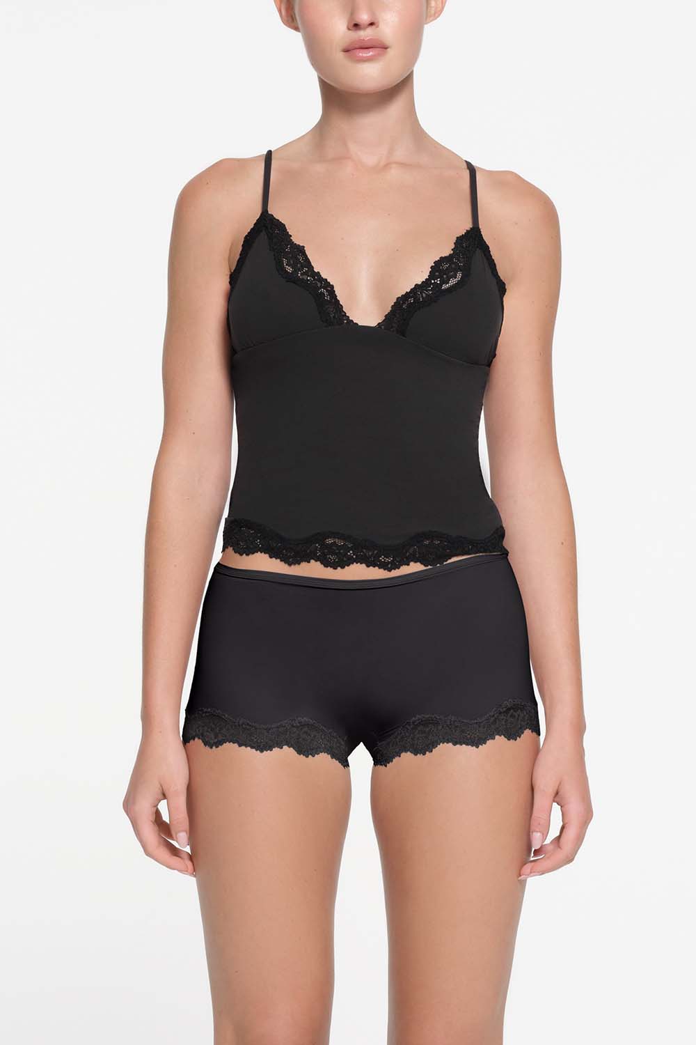 תמונת דוגמן קידמית של TRIANGLE CAMI