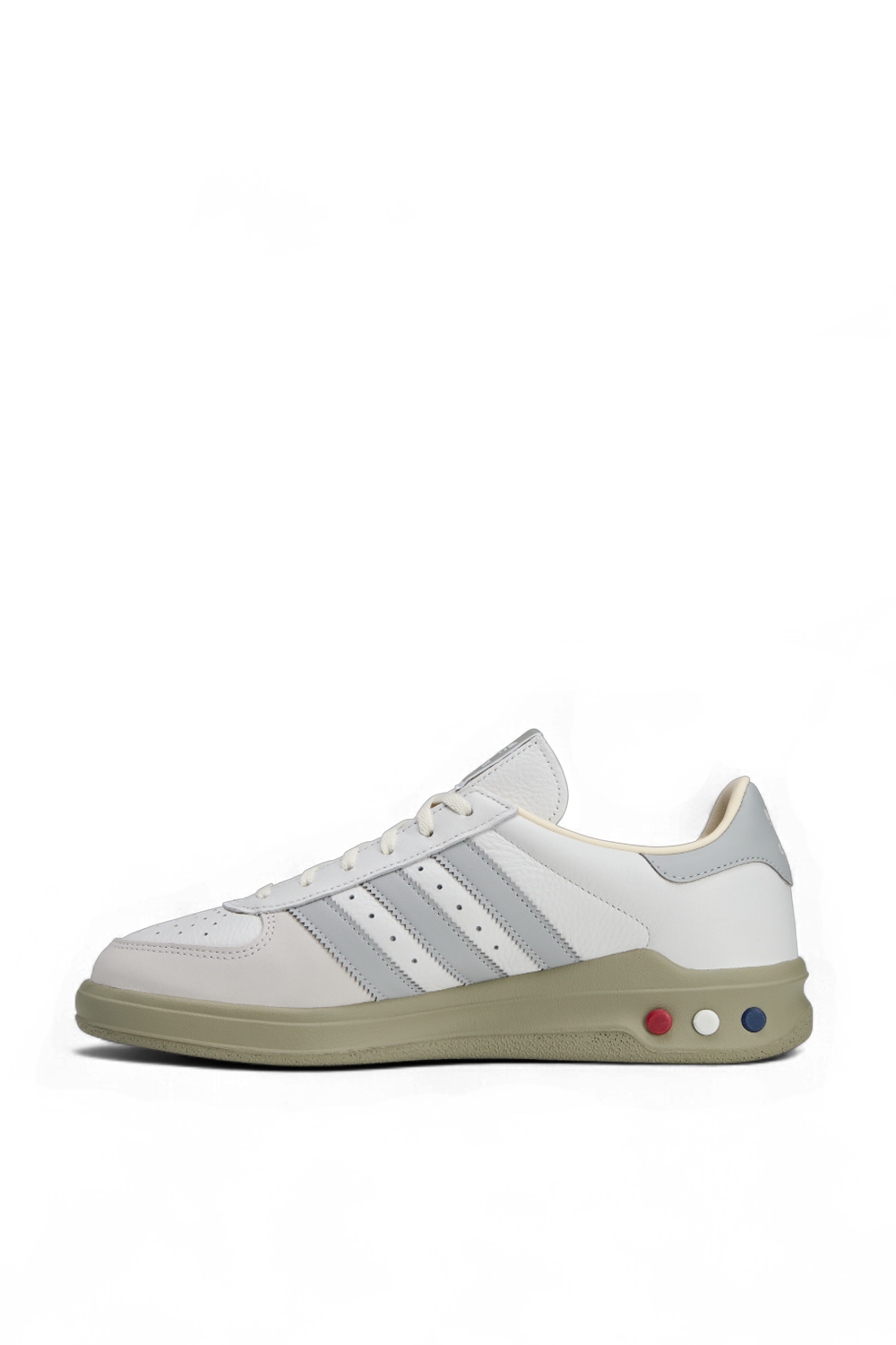 תמונה אחורית של נעלי סניקרס