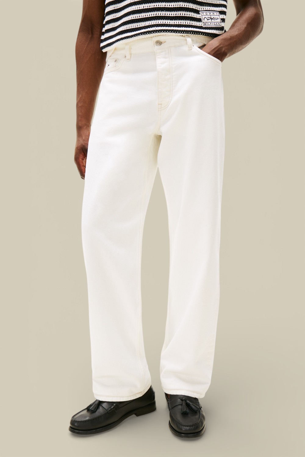 תמונת דוגמן קידמית של מכנסי ג'ינס