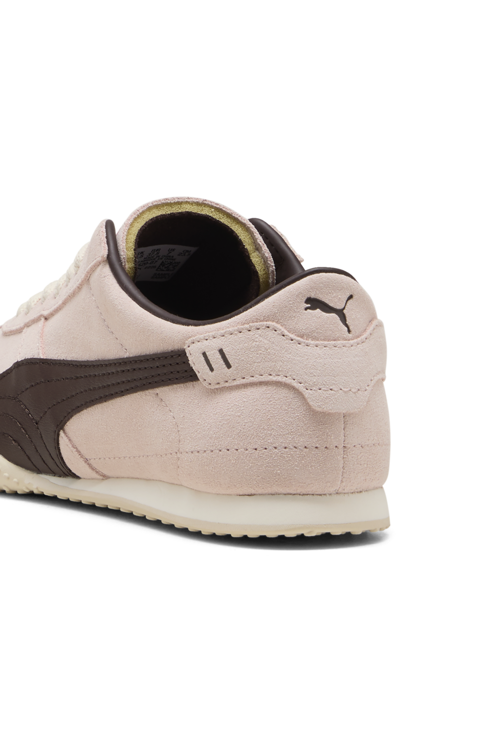 תמונת פנים של נעלי סניקרס