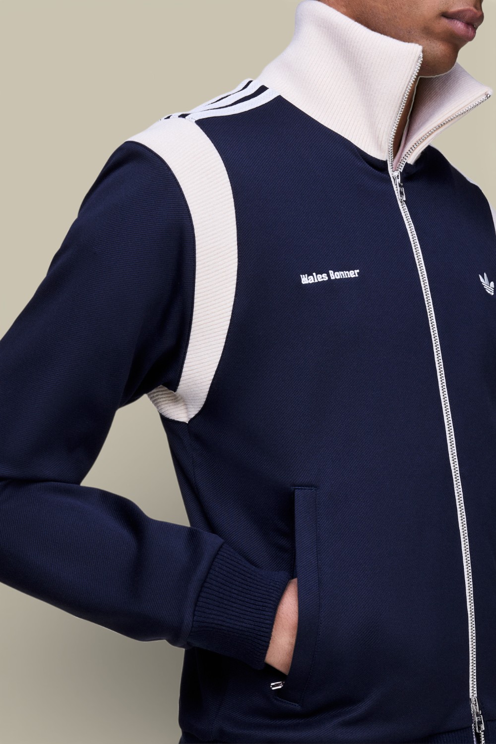 תמונת תקריב דוגמן של סווטשירט