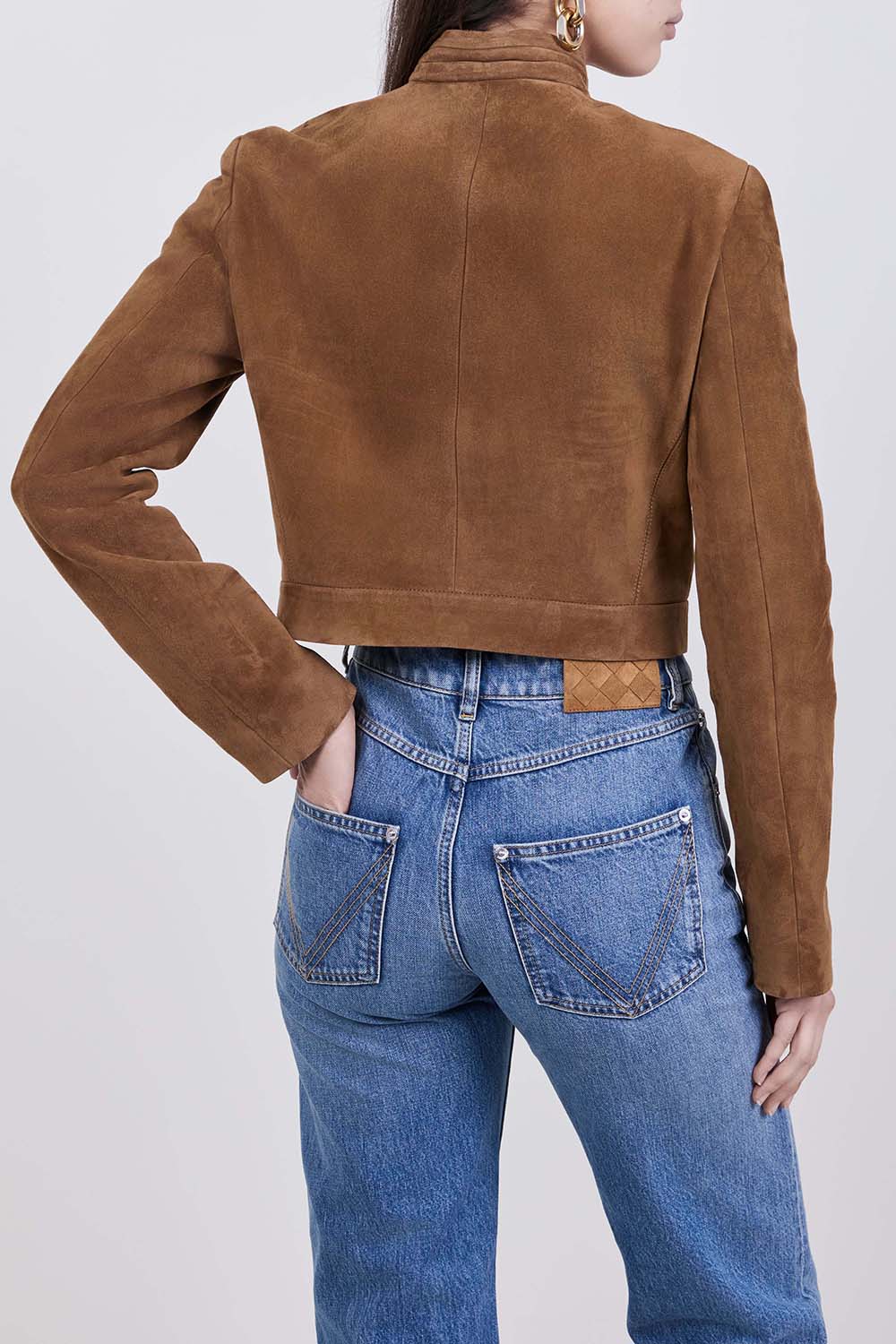 תמונת דוגמן אחורית של ז'קט עור קרופ