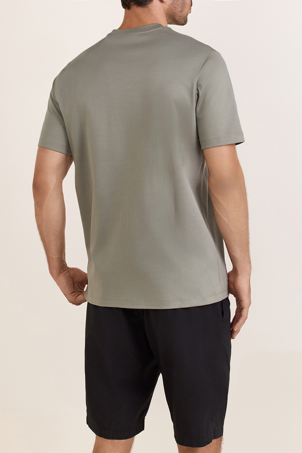 תמונת דוגמן אחורית של חולצת טי