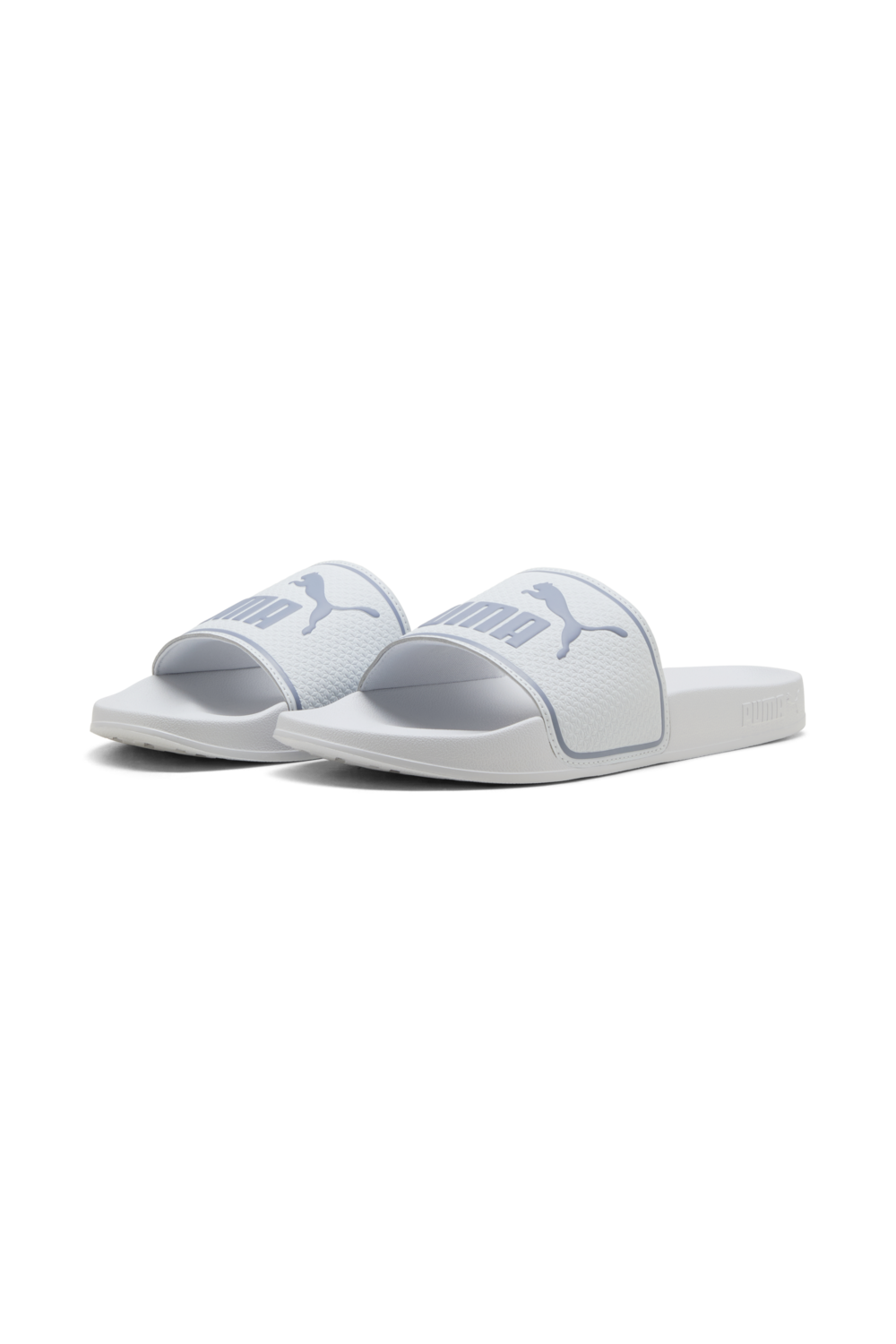 תמונת תקריב של כפכפי סליידס