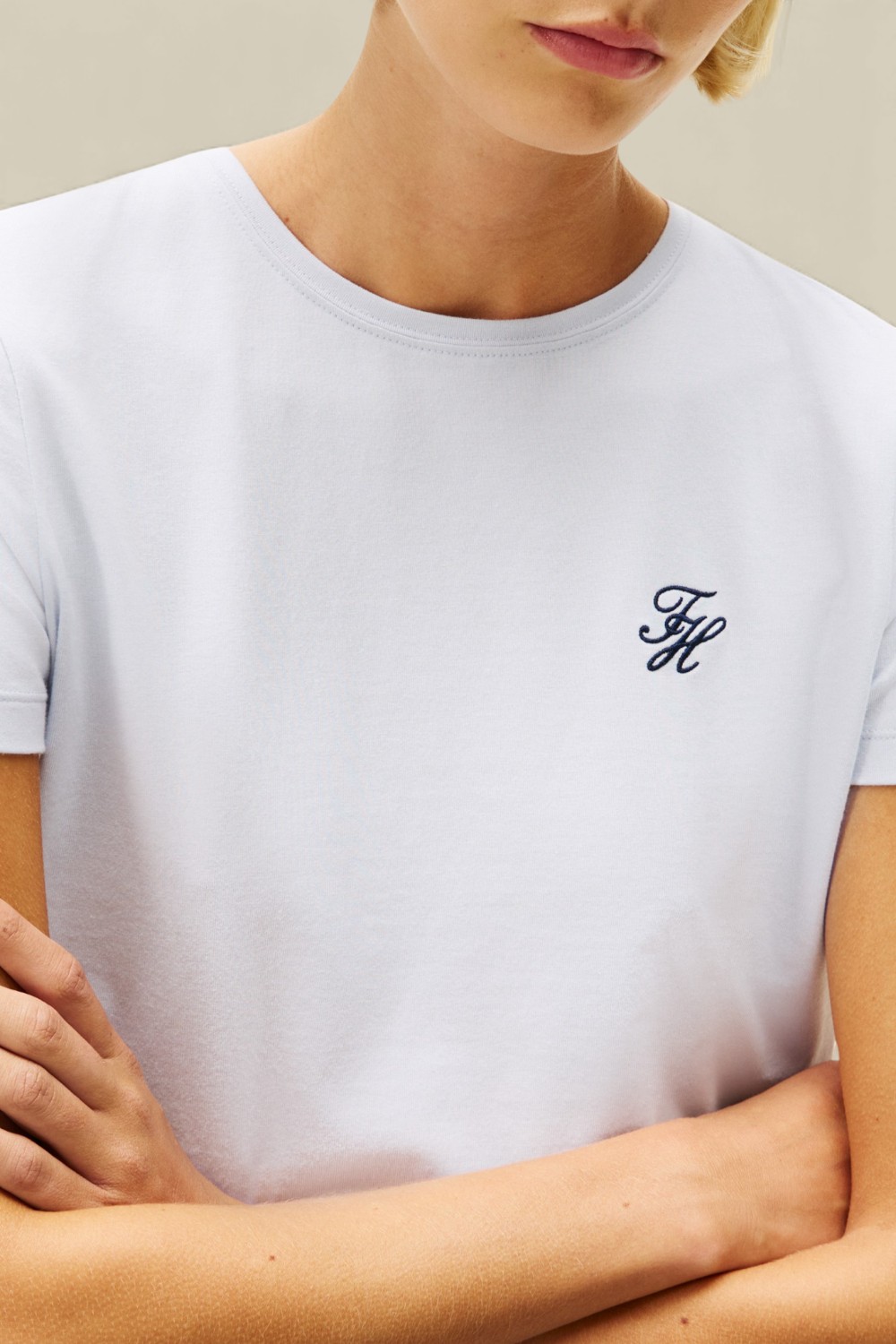 תמונת תקריב דוגמן של חולצת טי