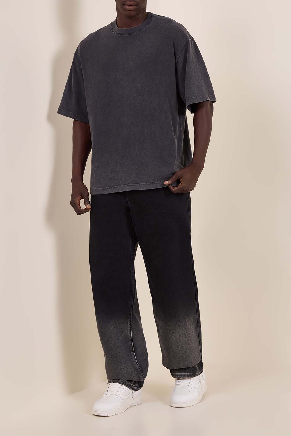 תמונת דוגמן קידמית של נעלי סניקרס ארייה לו