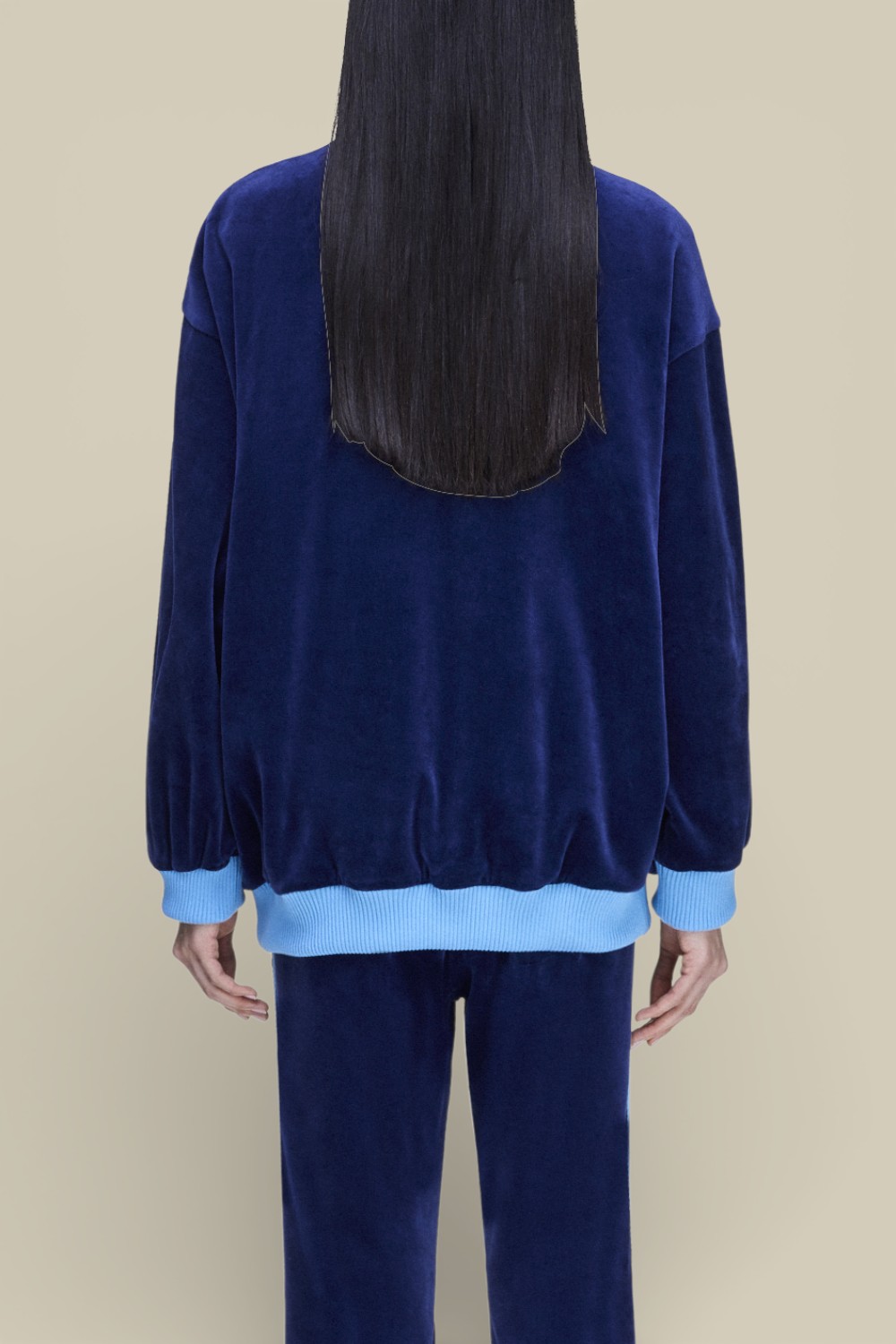 תמונת דוגמן אחורית של ג'קט ג'וגר adidas x Avavav