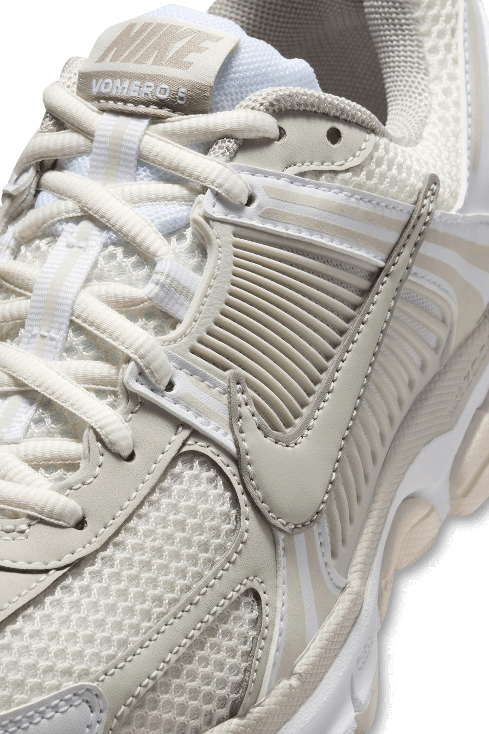 נעלי סניקרס זום וומרו 5