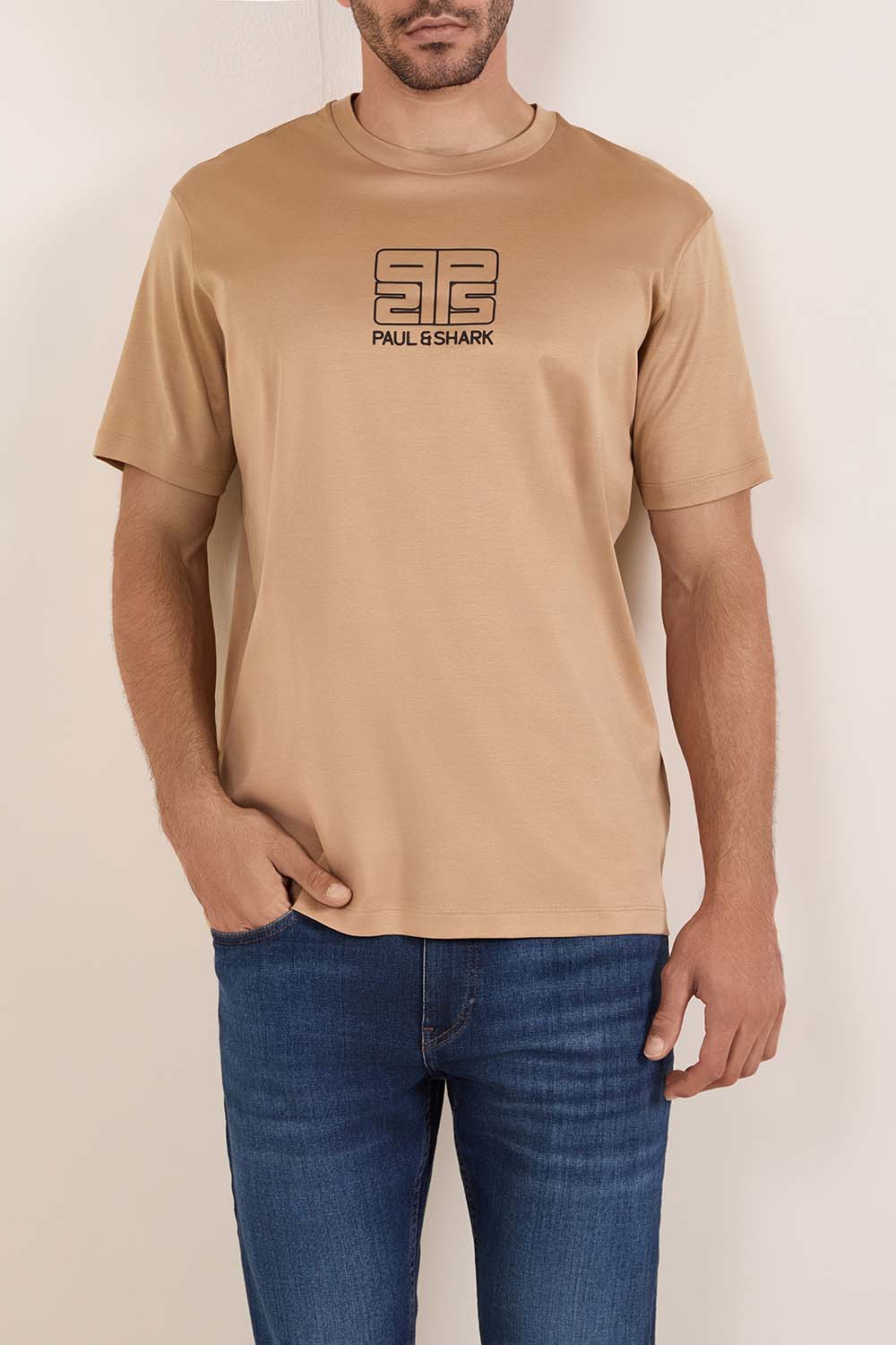 תמונת דוגמן קידמית של חולצת טי