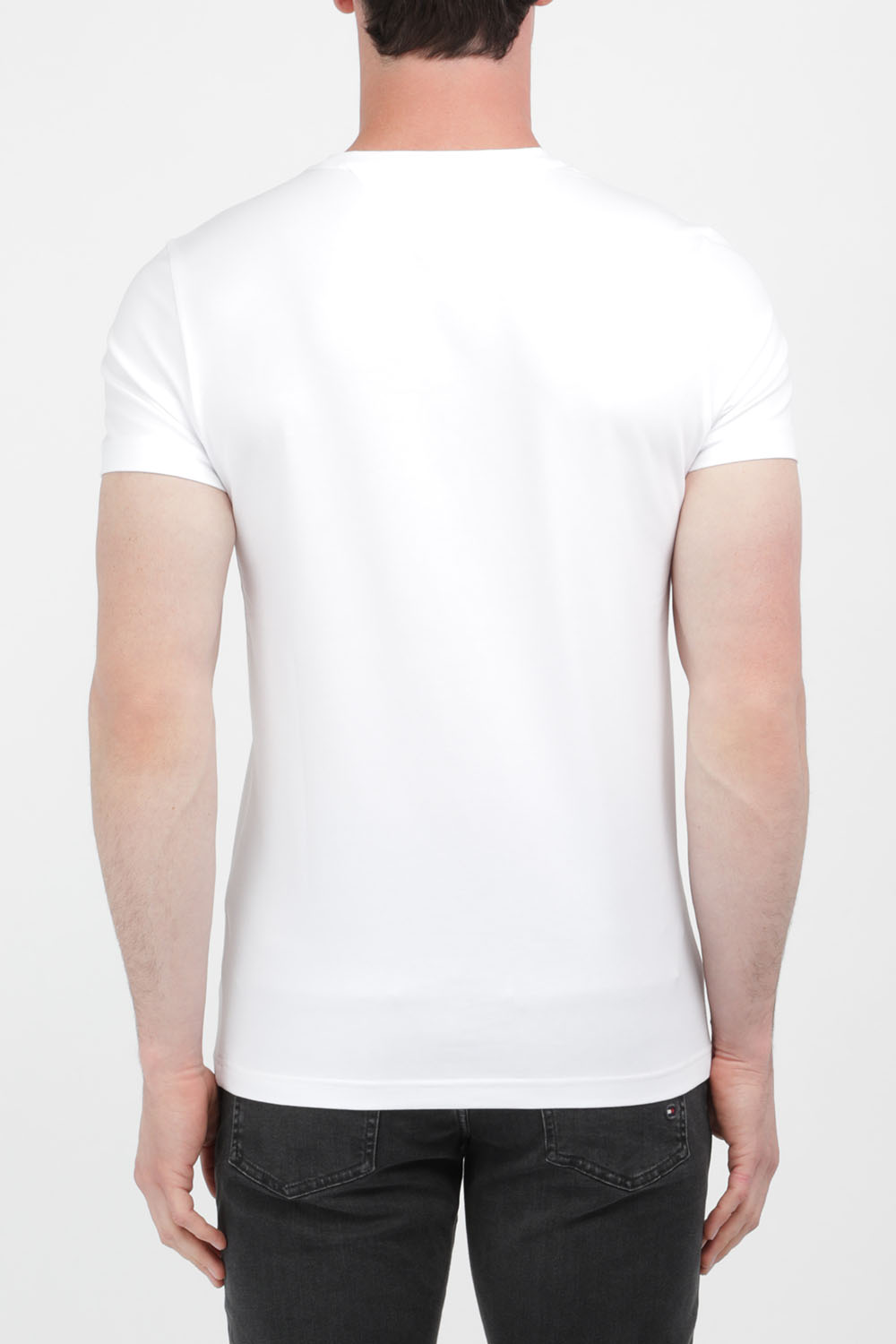 תמונת דוגמן אחורית של Strech Cotton Tee In White