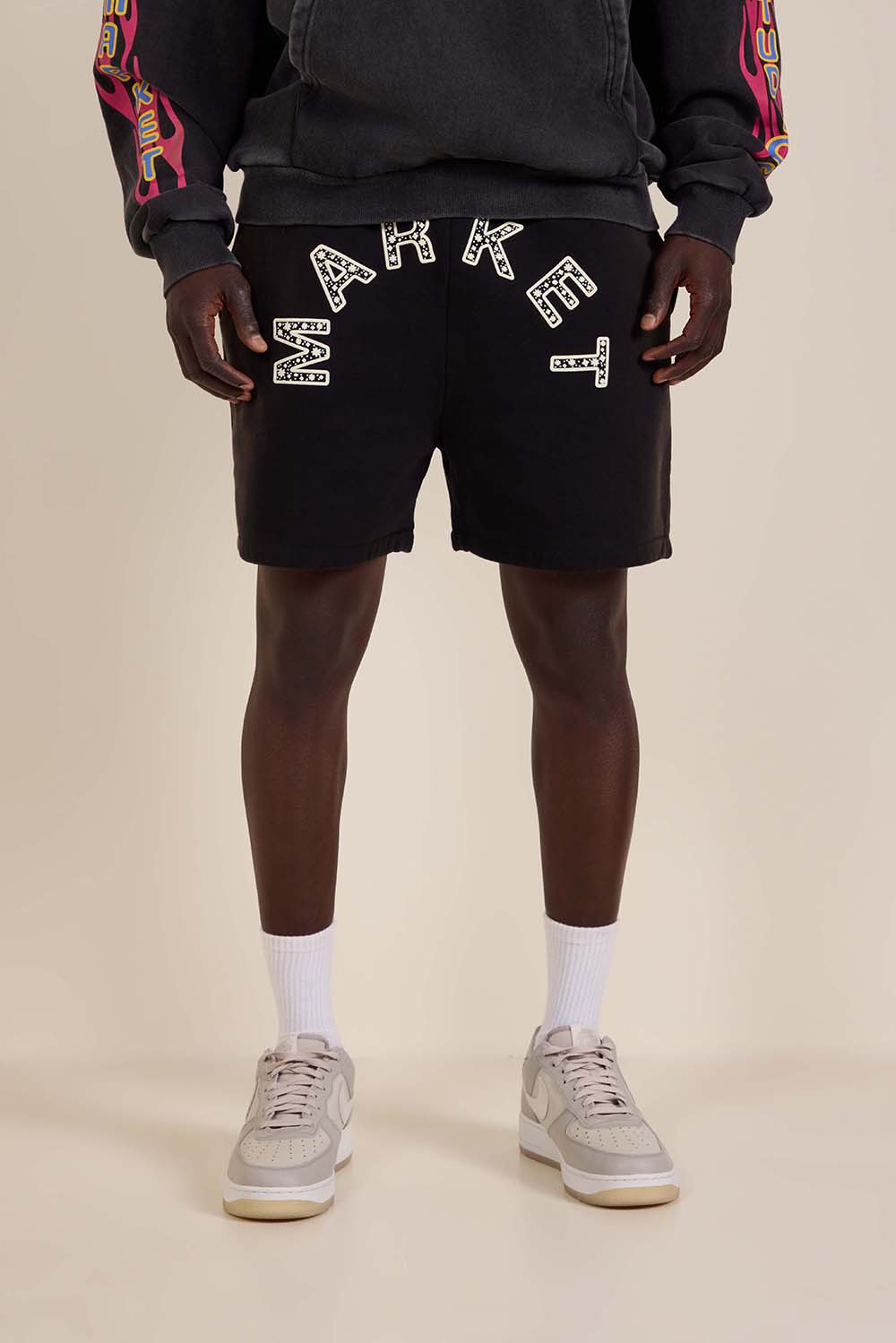 תמונת דוגמן קידמית של מכנסיים קצרים