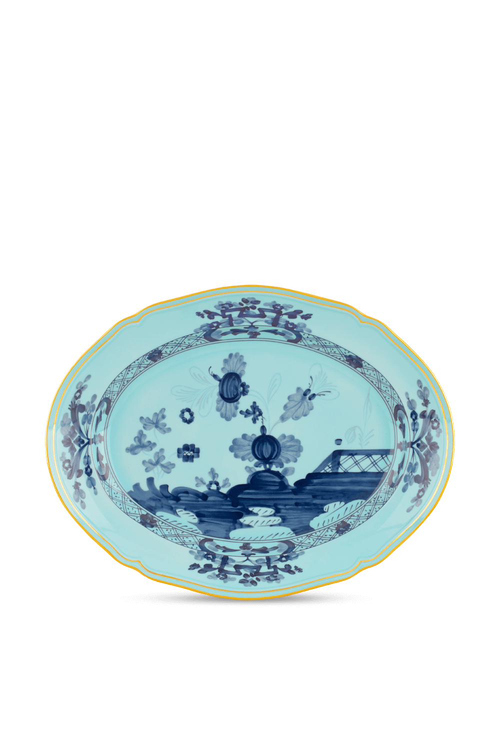 תמונה קידמית של צלחת הגשה אובלית