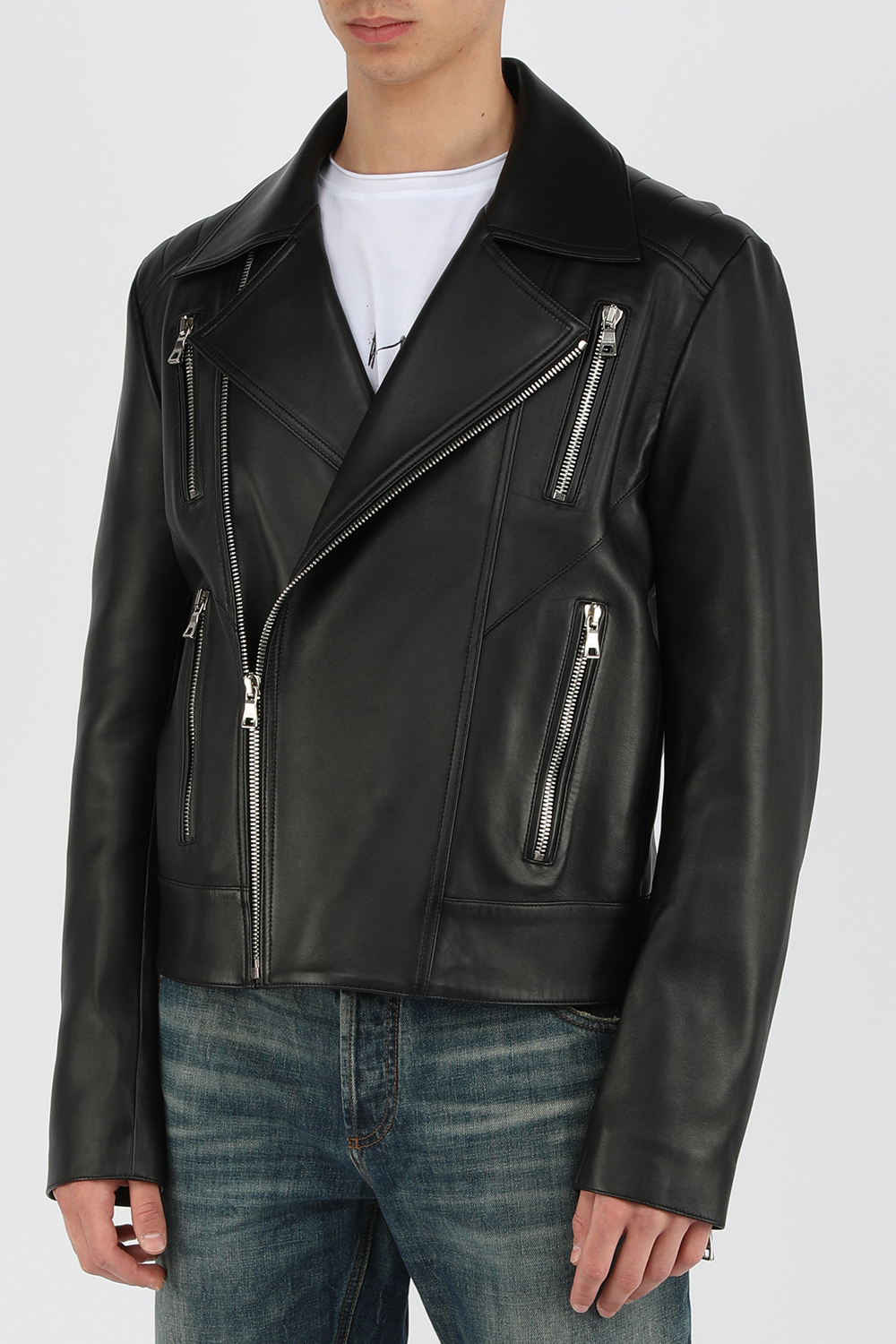 תמונת דוגמן קידמית של ז'קט עור מרוכסן עם כיסים