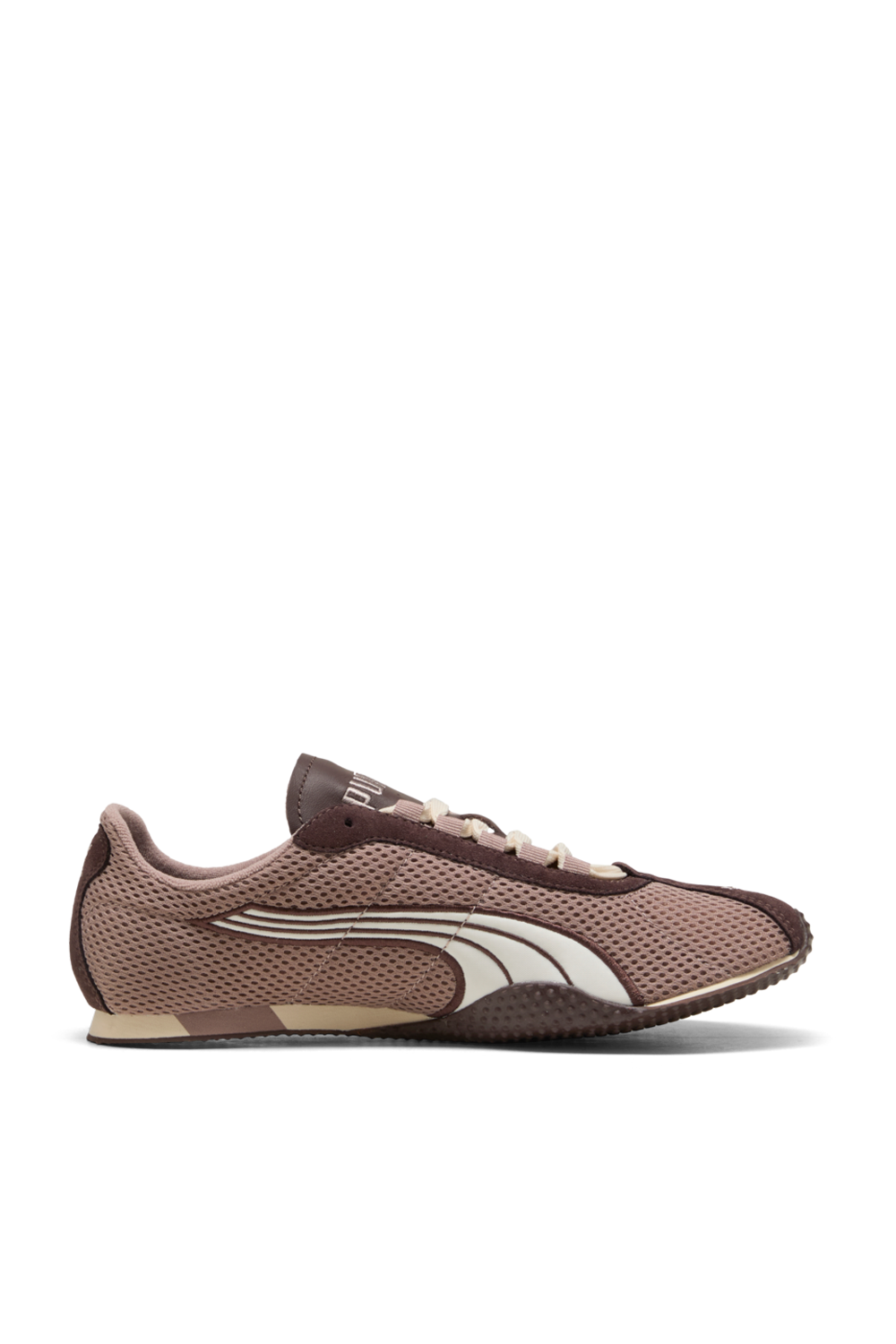 תמונה קידמית של נעלי סניקרס