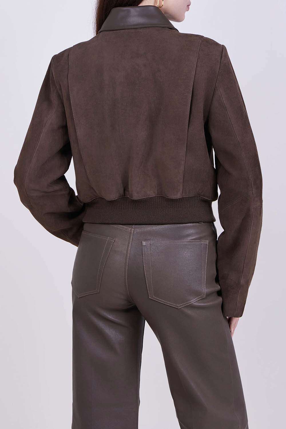 תמונת דוגמן אחורית של ז&rsquo;קט בומבר זמש