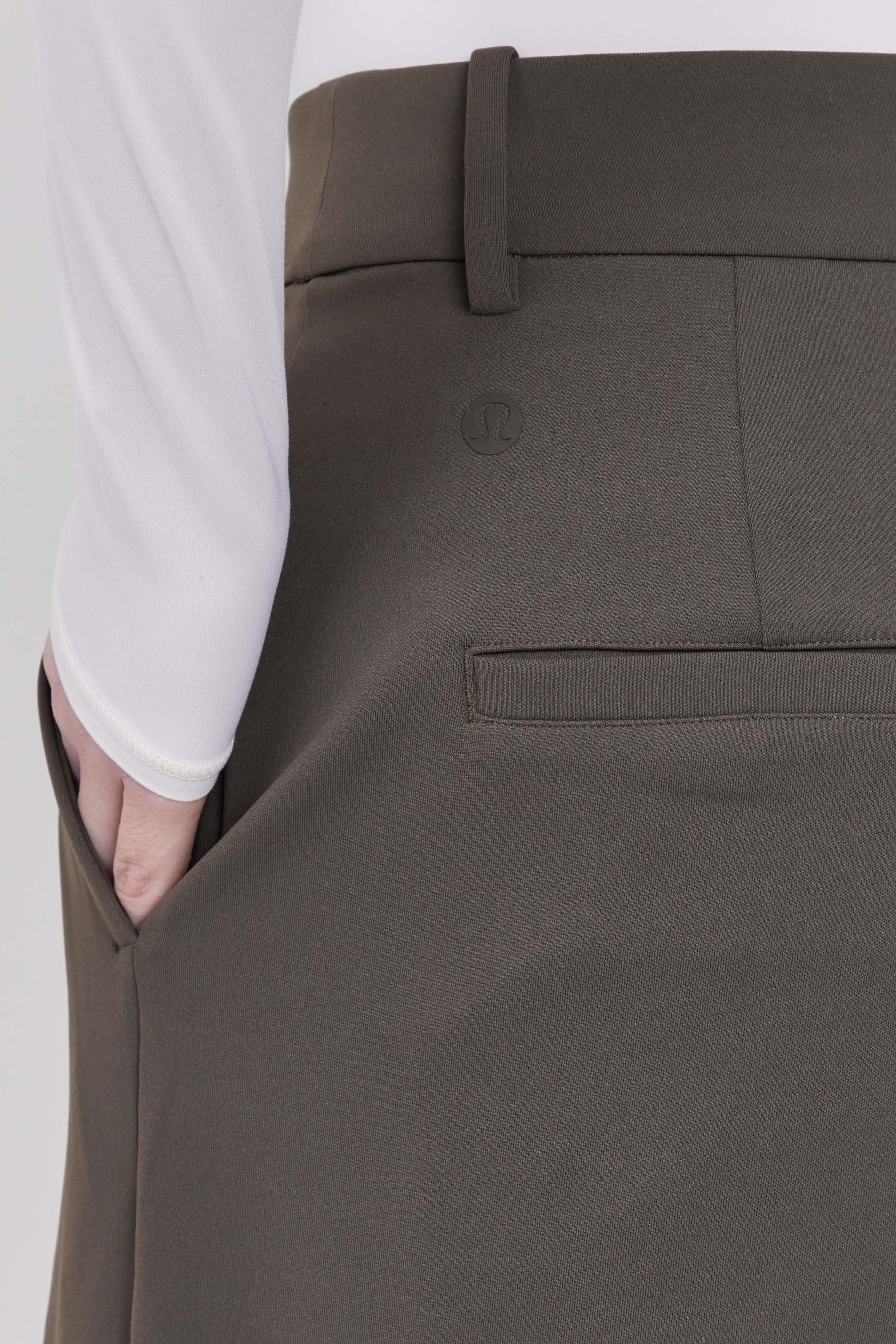 תמונת תקריב דוגמן של Daydrift High-Rise Tapered Trouser Regular