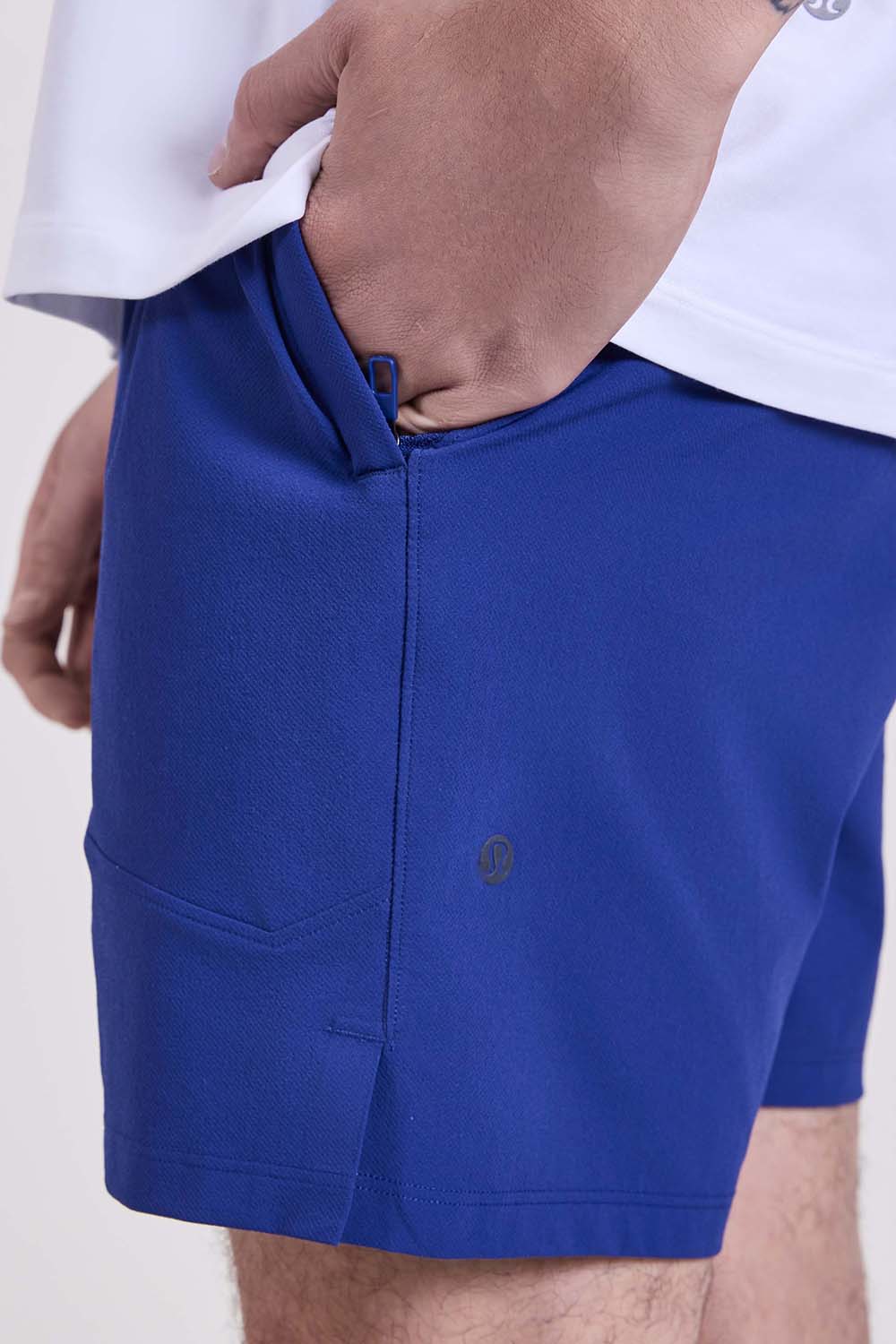 תמונת תקריב דוגמן של License To Train Short 7'' LL