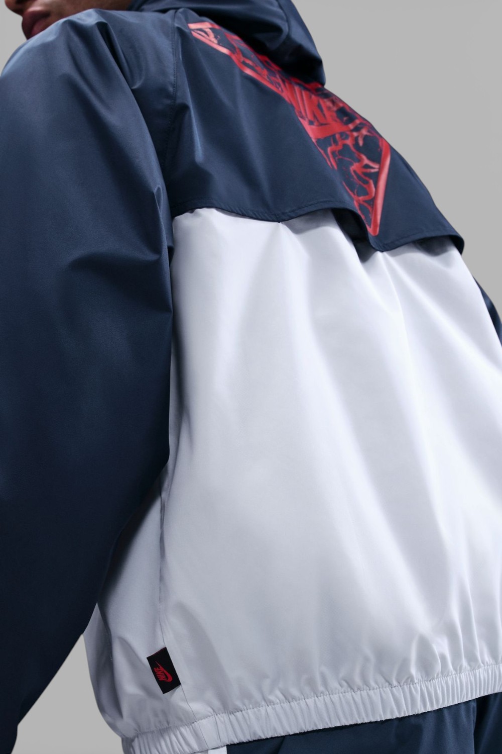 תמונת דוגמן אחורית של קפוצ'ון קל-משקל נייקי X דברים מוזרים