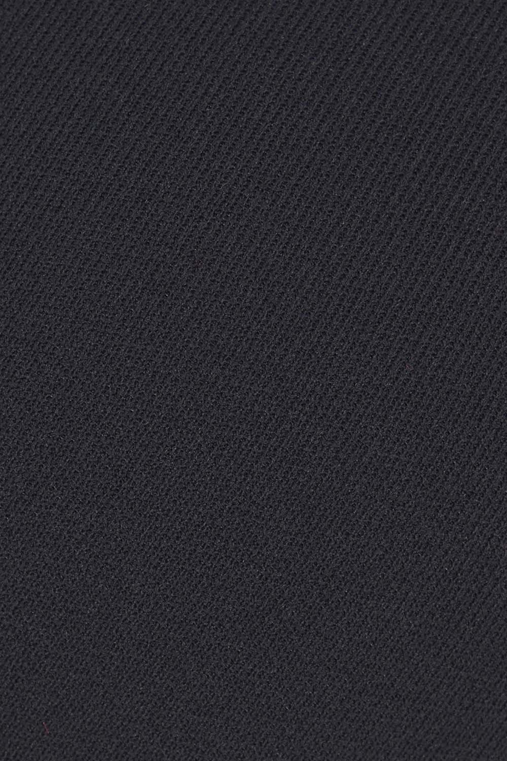 תמונת תקריב דוגמן של PUSH UP DEMI BRA