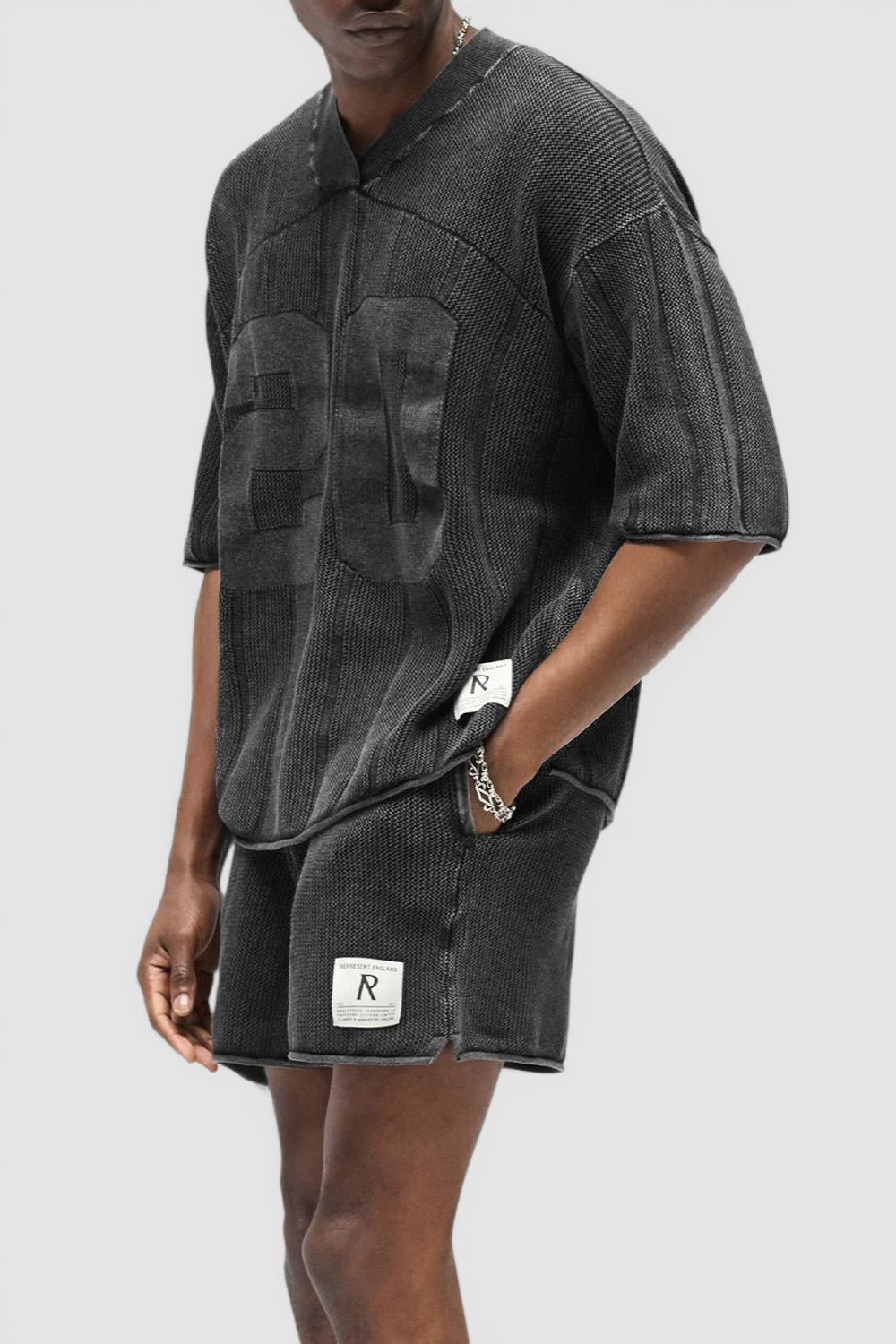 תמונת דוגמן קידמית של חולצת סריג