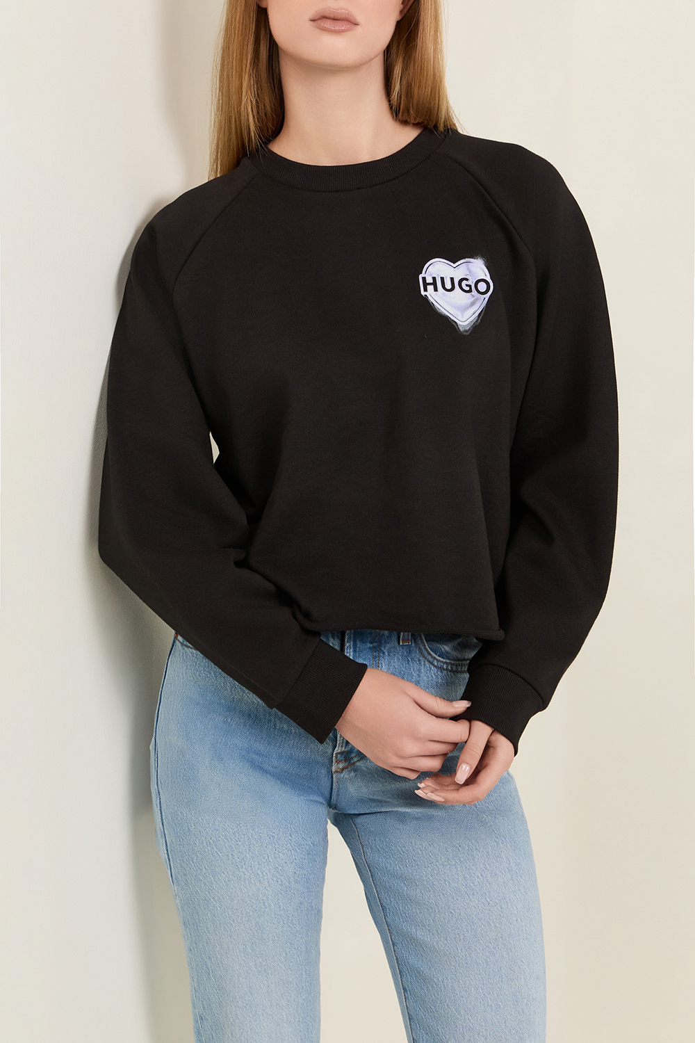 תמונת דוגמן קידמית של סווטשירט לב