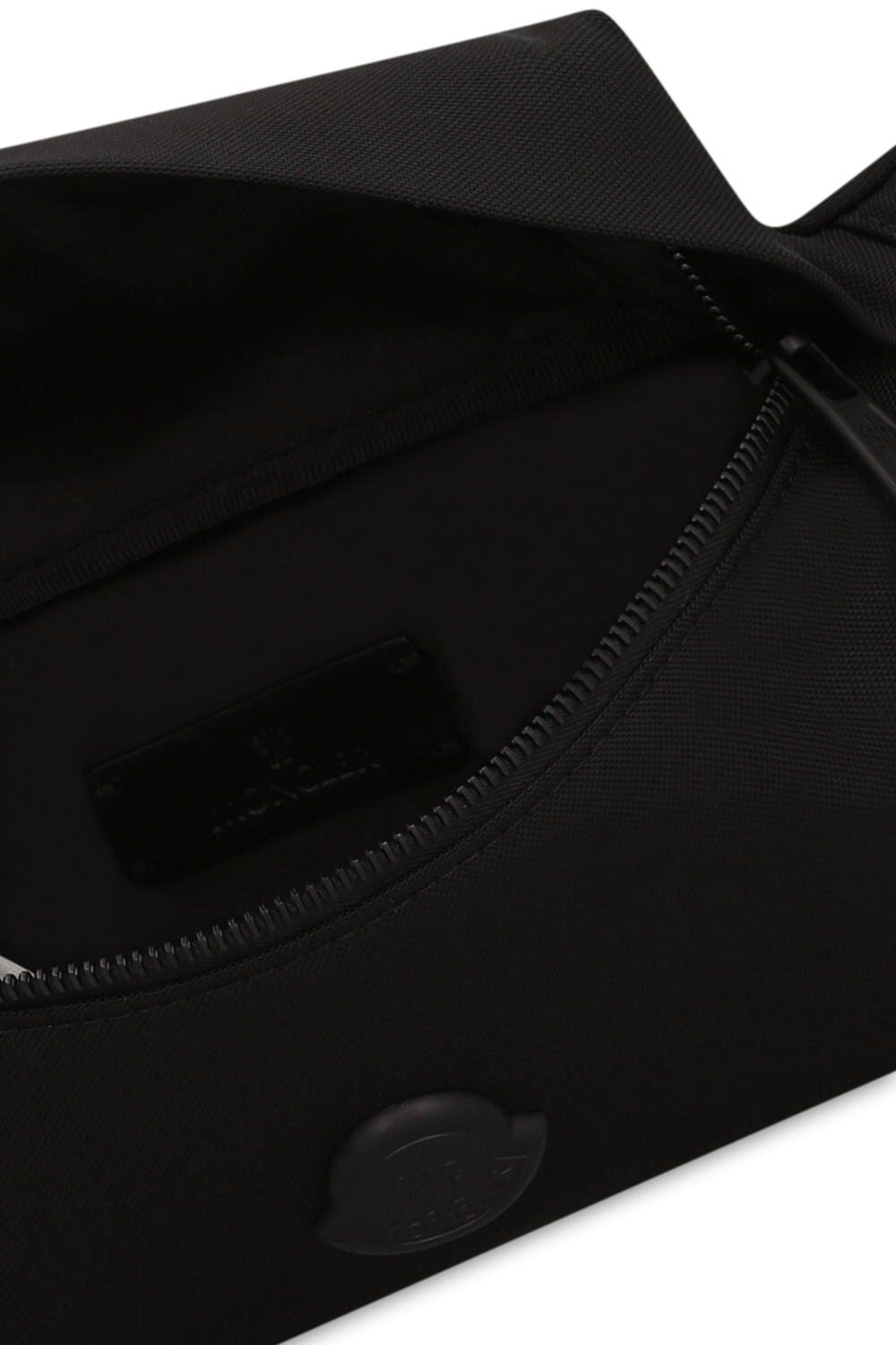 תמונת פנים של תיק פאוץ' סמול