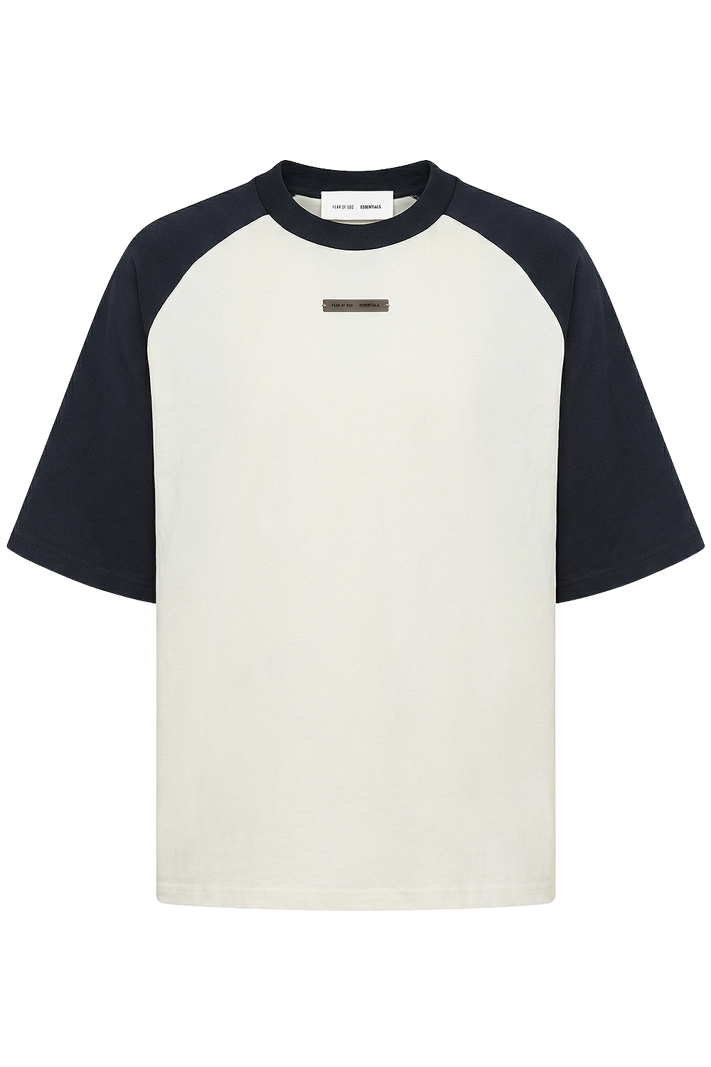 תמונה קידמית של חולצת טי בייסבול