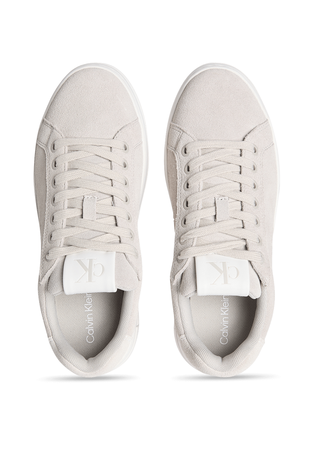 תמונת פנים של נעלי סניקרס פלטפורמה