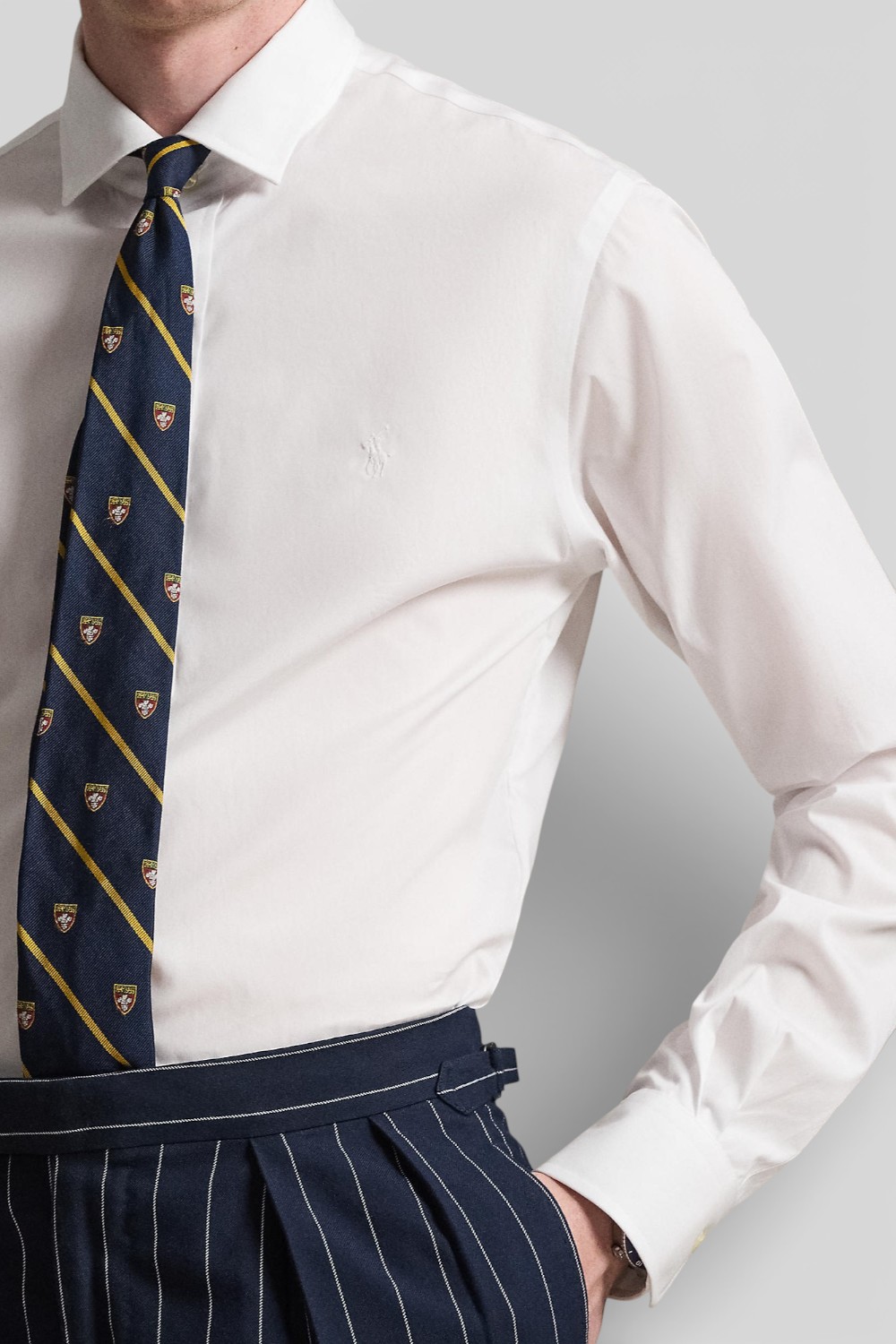 תמונת תקריב דוגמן של חולצת כפתורים