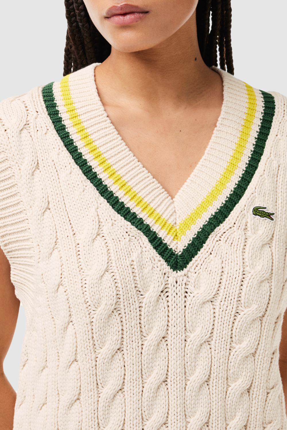 תמונת תקריב דוגמן של סריג וי